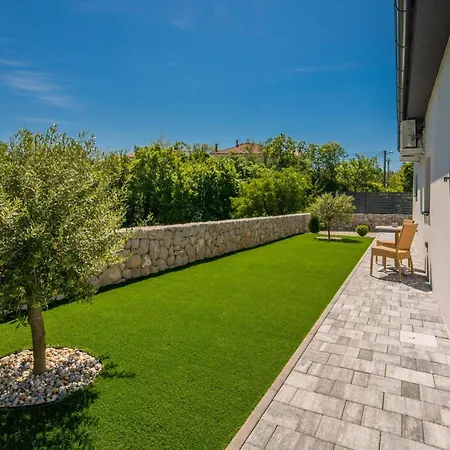 Enie Mit Eigenem Pool By Interhome Vikendica *