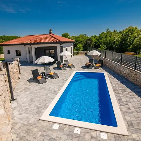 Enie Mit Eigenem Pool By Interhome *