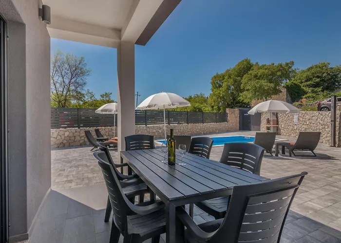 Enie Mit Eigenem Pool By Interhome Garica