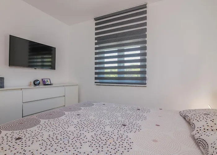 Enie Mit Eigenem Pool By Interhome * Garica