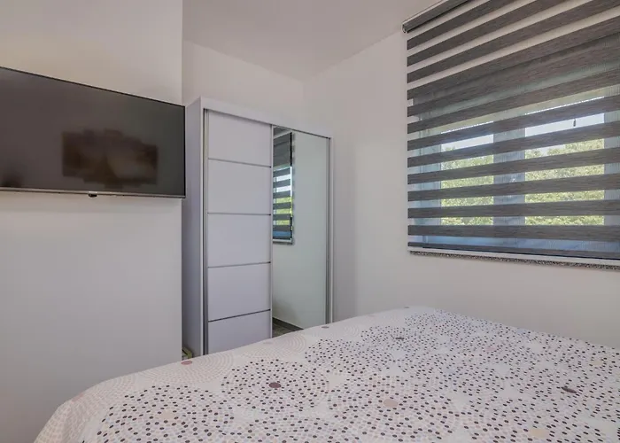 בית נופש Enie Mit Eigenem Pool By Interhome *