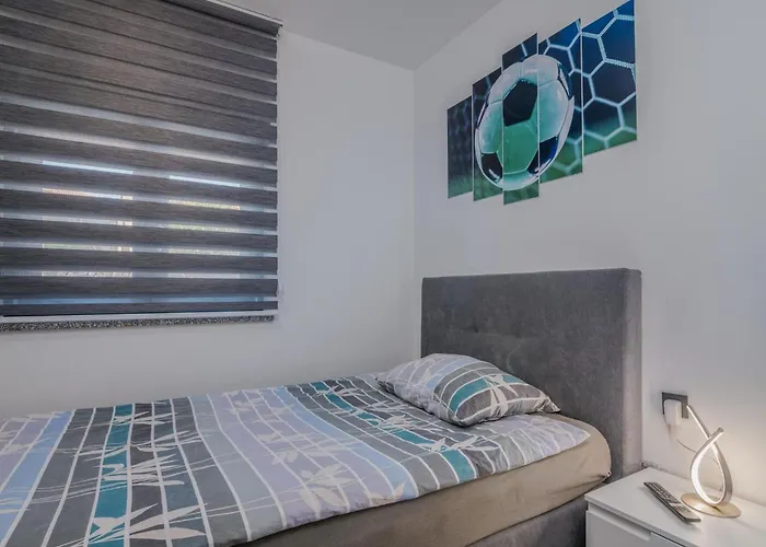 בית נופש Enie Mit Eigenem Pool By Interhome Garica