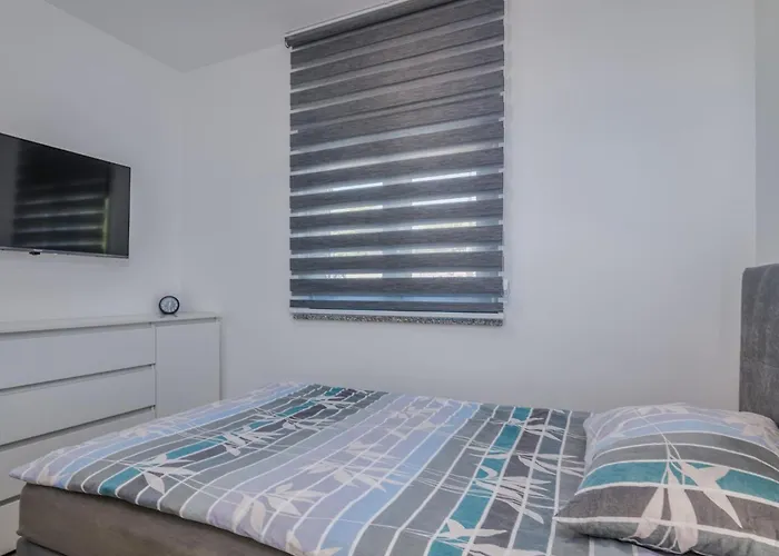 בית נופש Enie Mit Eigenem Pool By Interhome *