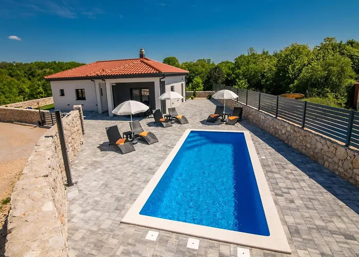 Enie Mit Eigenem Pool By Interhome *