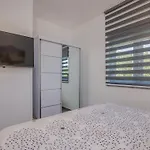度假居 Enie Mit Eigenem Pool By Interhome *