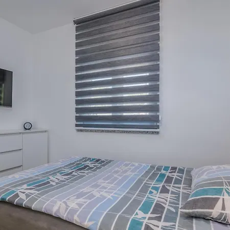 Vikendica Enie Mit Eigenem Pool By Interhome *