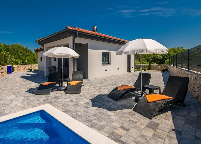 Dom wakacyjny Enie Mit Eigenem Pool By Interhome